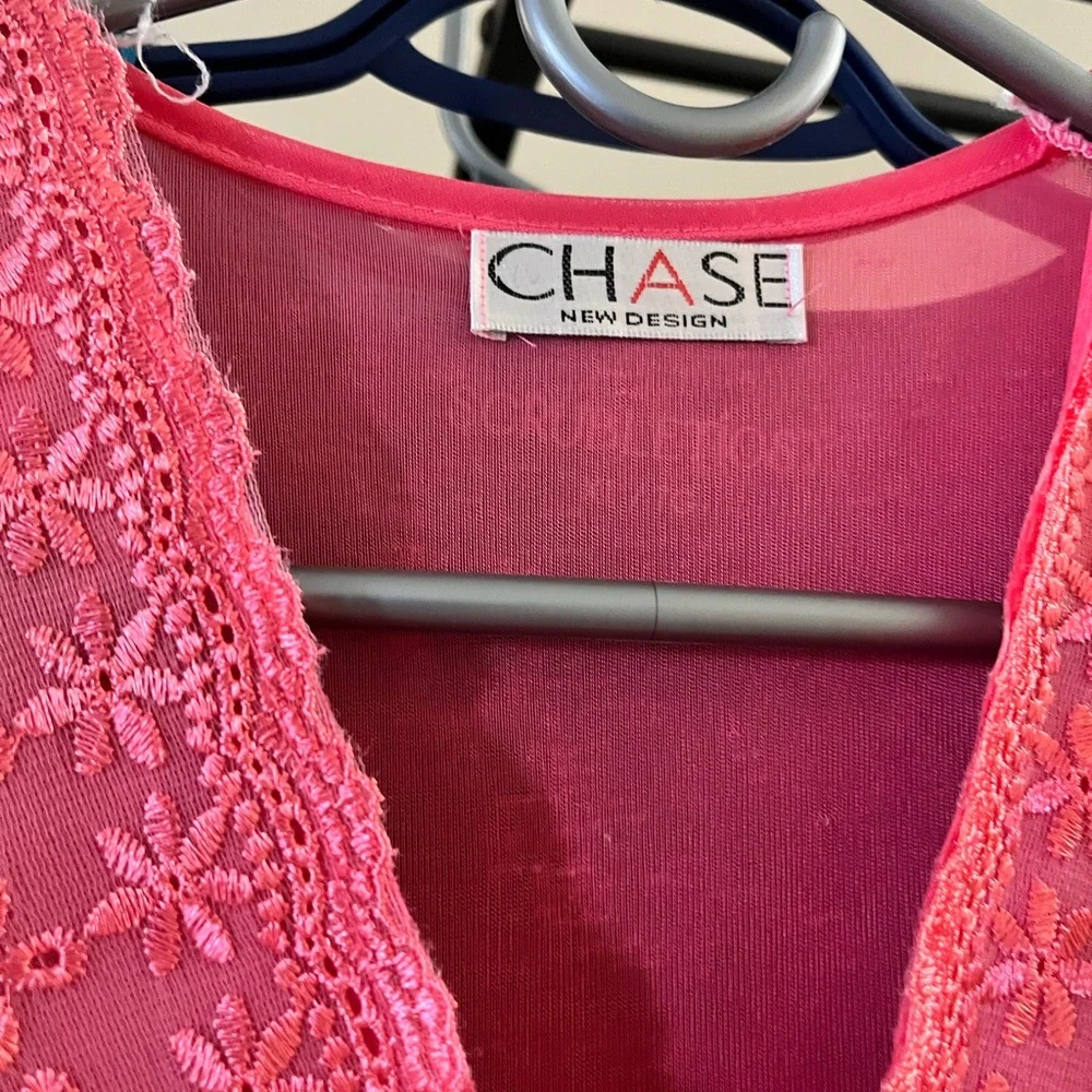 Chaser Vibrant Pink Lace Robe - Picture 4 of 5